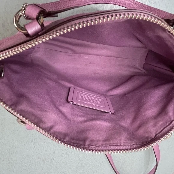 Coach lilac metallic Kelsey mini-satchel/crossbody purse. - Picture 4 of 9